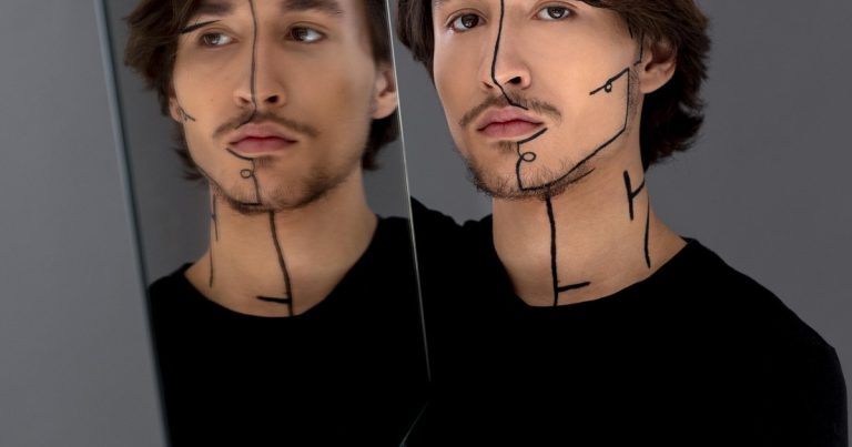 Left vs Right Side of the Face: What Face Readers Claim Each Side Shows